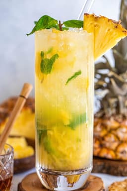 Pineapple mojito